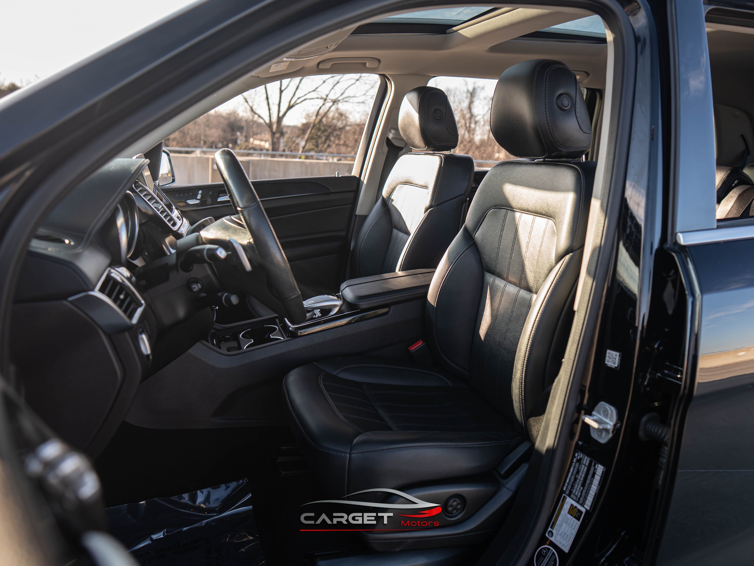 Vehicle image 15 of 54