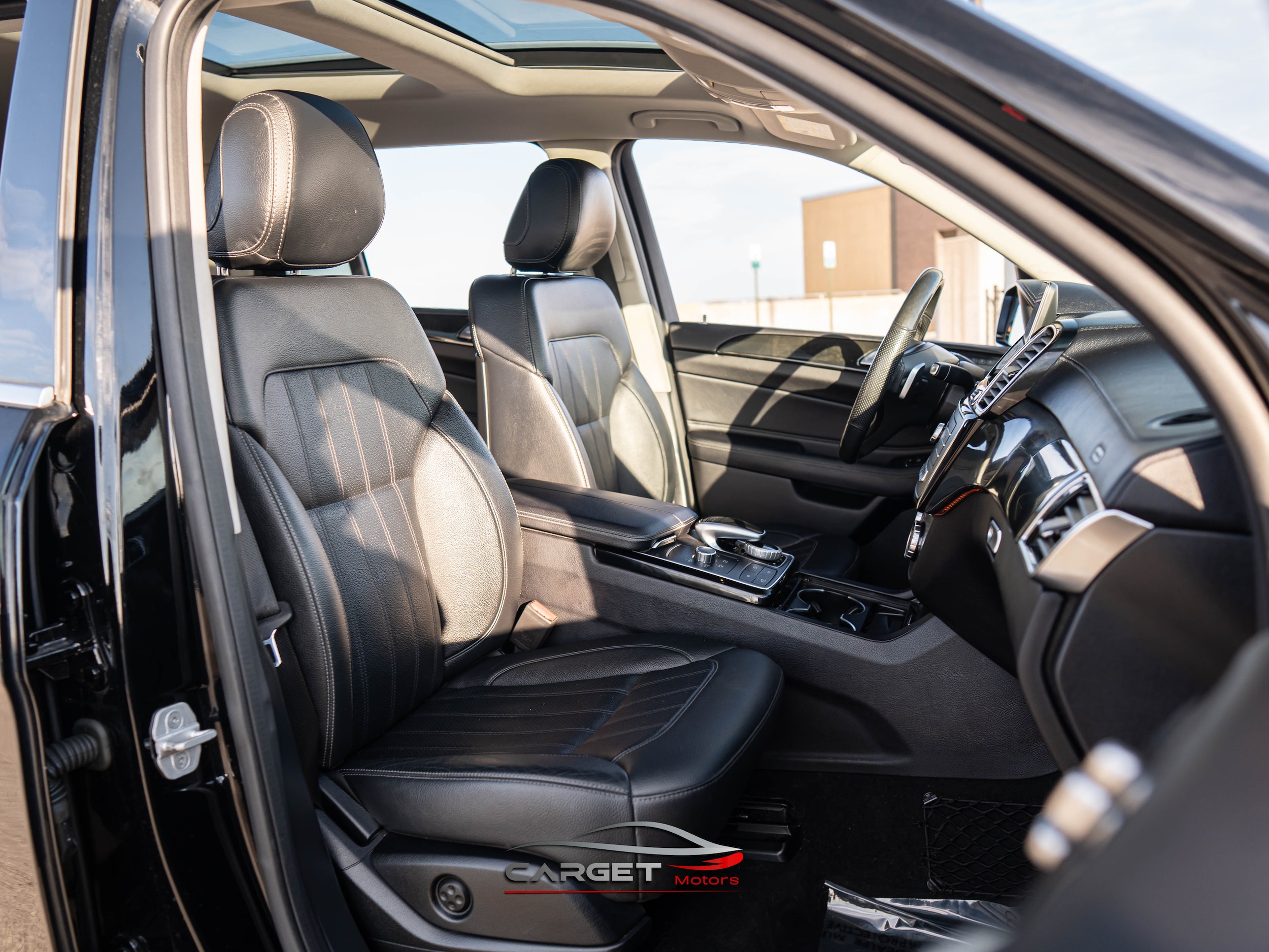 Vehicle image 16 of 54