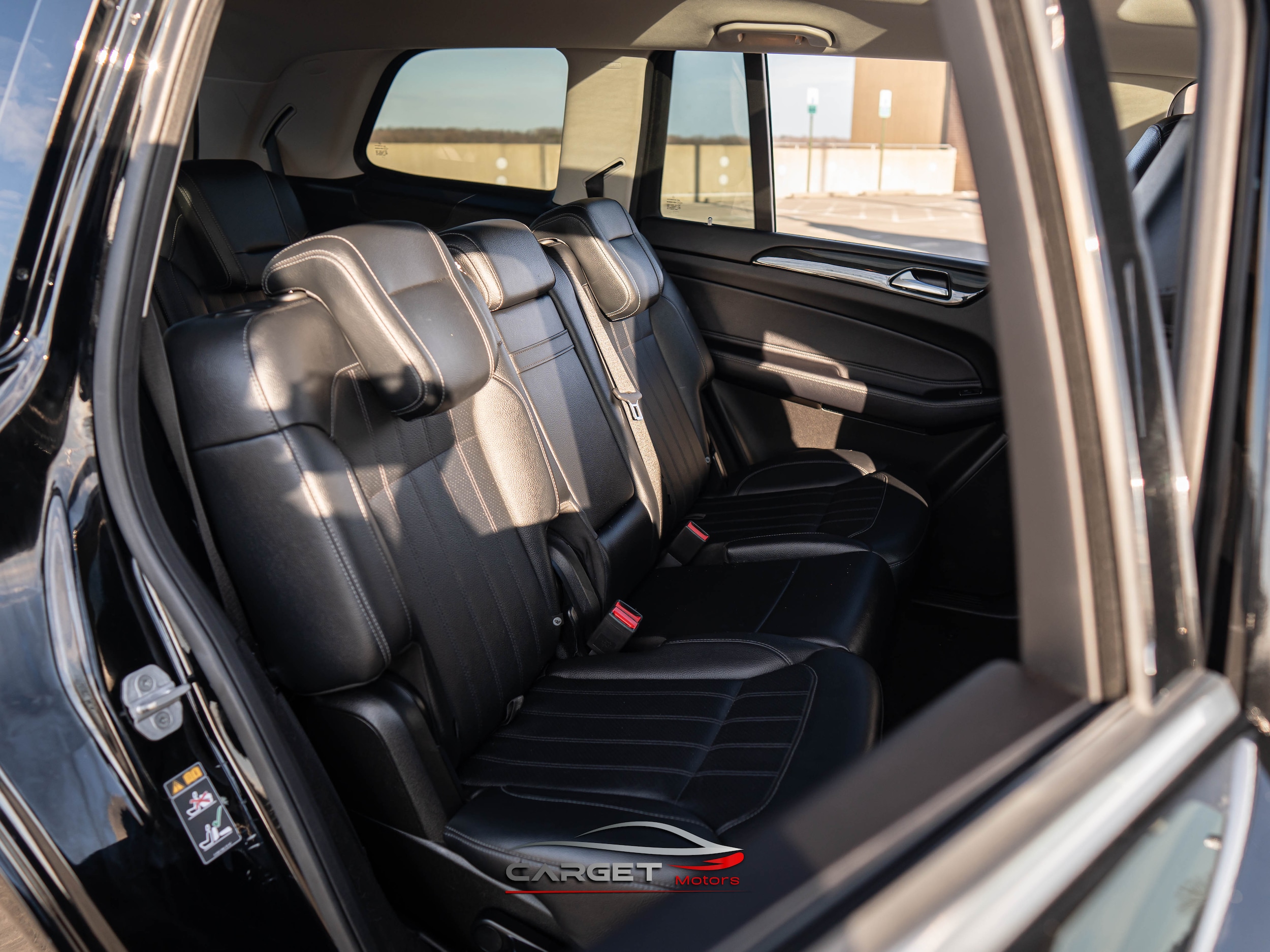 Vehicle image 17 of 54