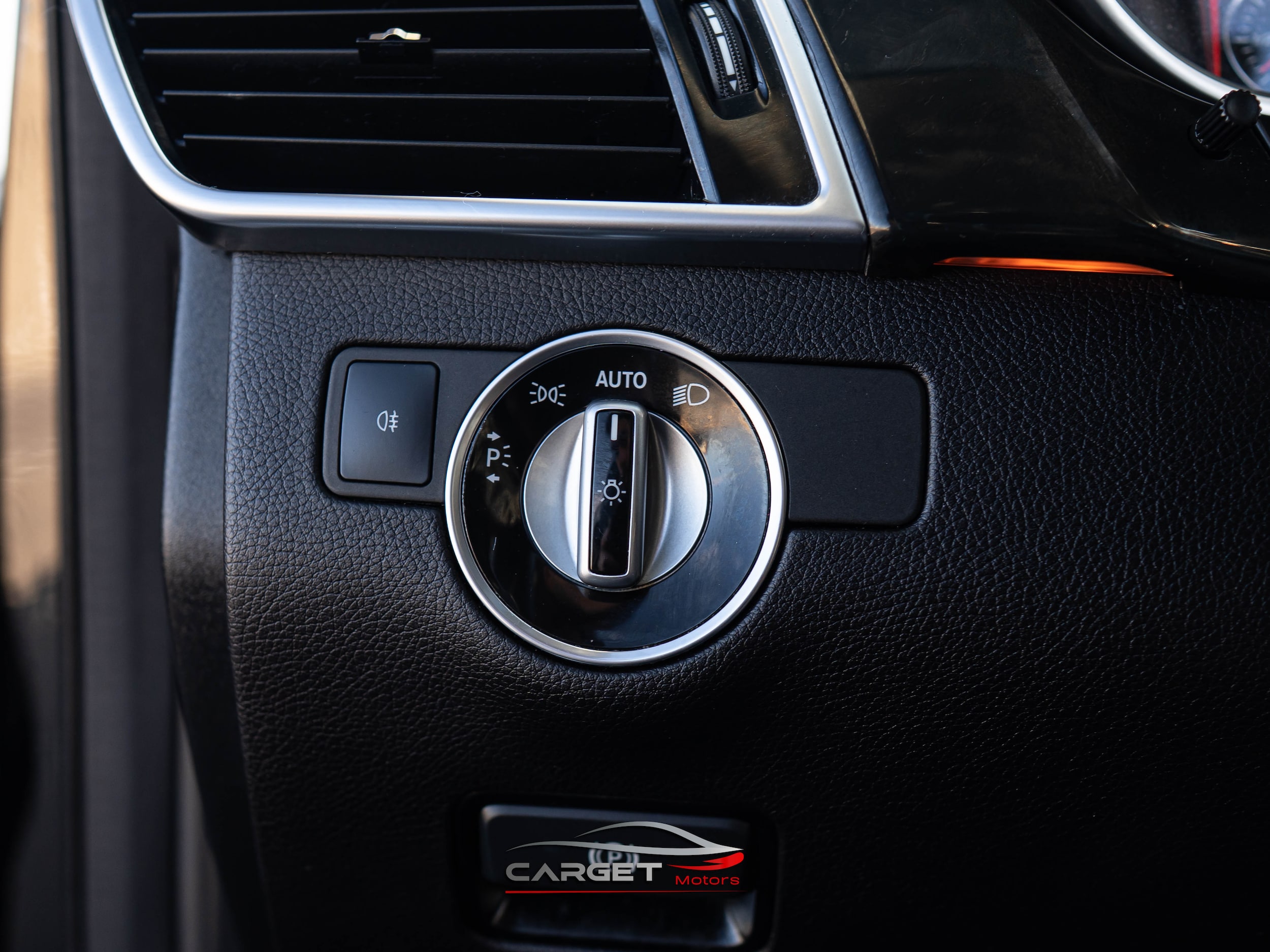 Vehicle image 39 of 54