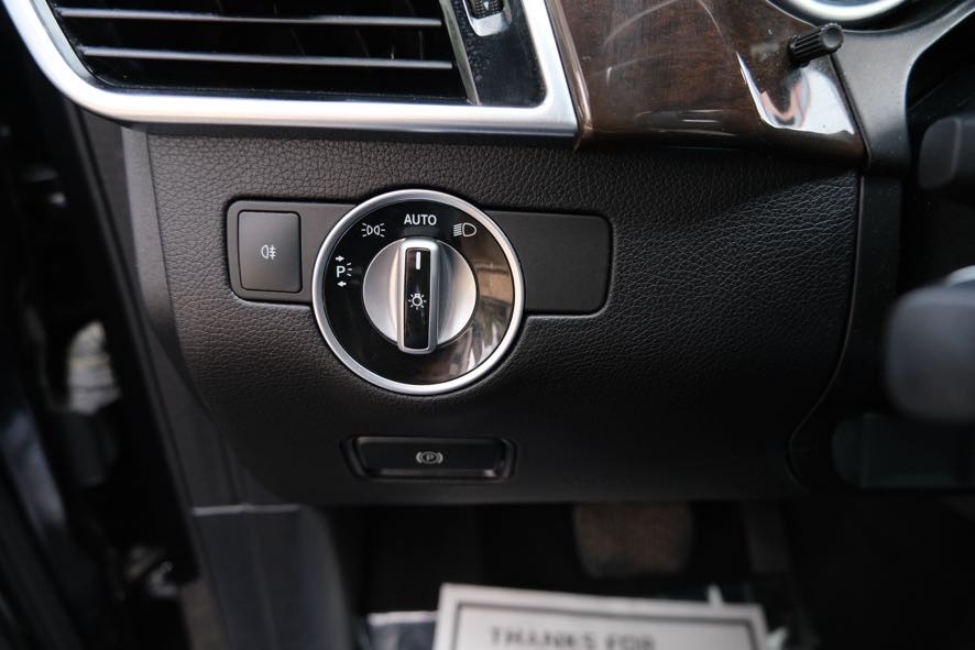 Vehicle image 40 of 47