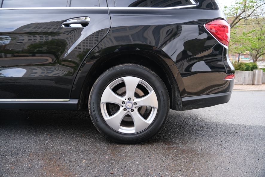 Vehicle image 9 of 47