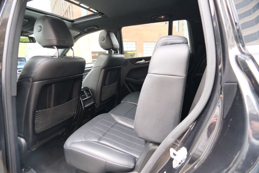 Vehicle image 21 of 47