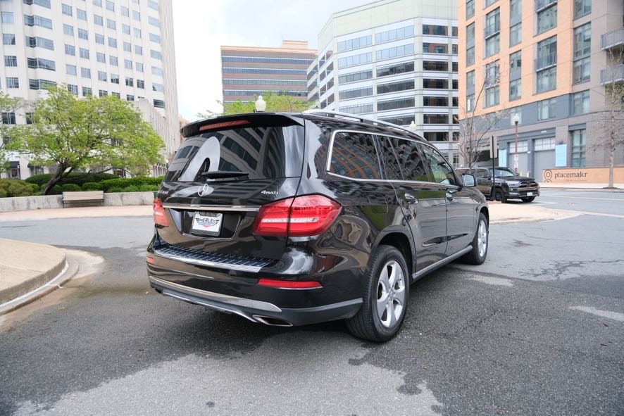 Vehicle image 5 of 47