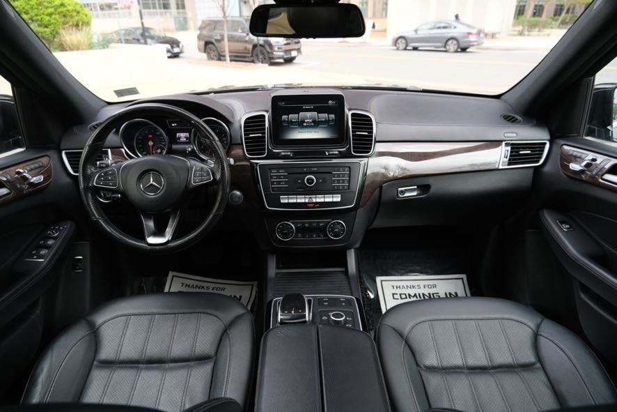 Vehicle image 29 of 47