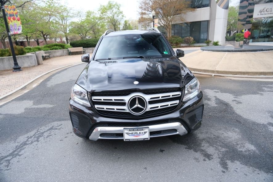 Vehicle image 2 of 47