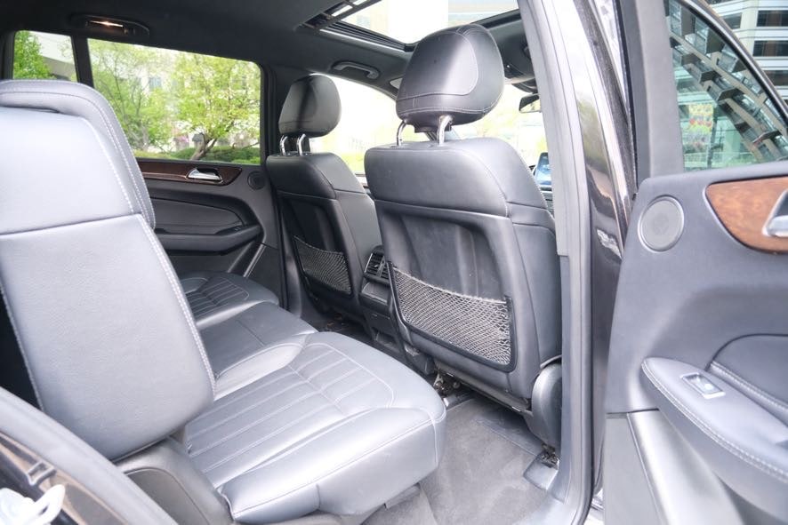 Vehicle image 25 of 47