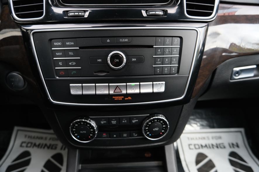 Vehicle image 31 of 47