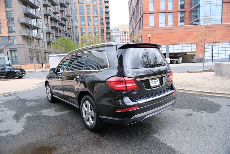Vehicle image 6 of 47