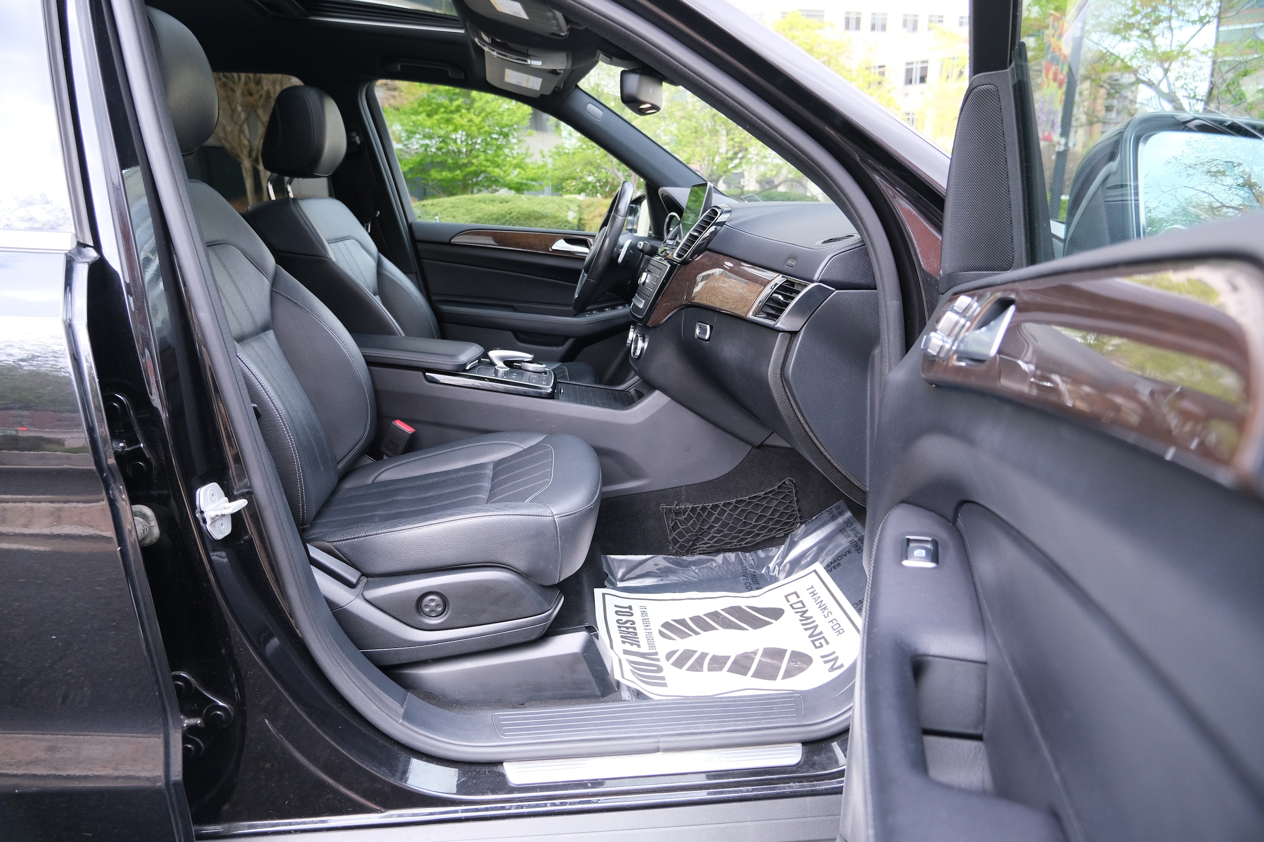 Vehicle image 35 of 47