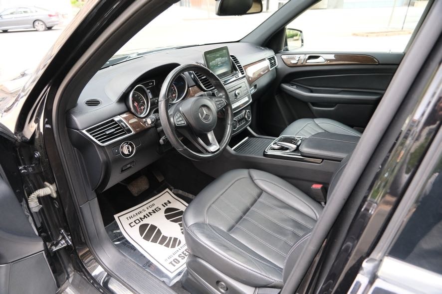 Vehicle image 15 of 47