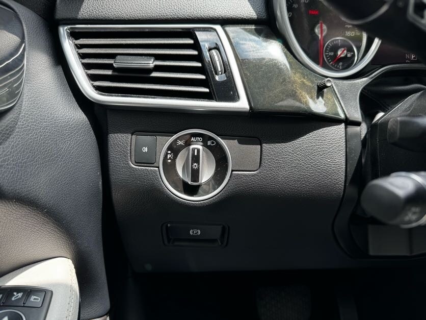 Vehicle image 41 of 46
