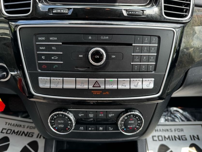 Vehicle image 32 of 46
