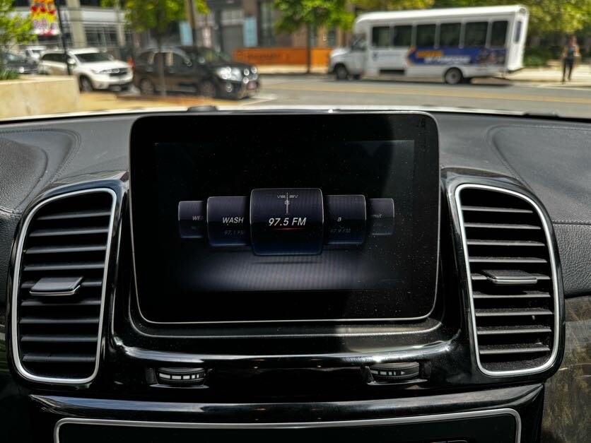 Vehicle image 31 of 46