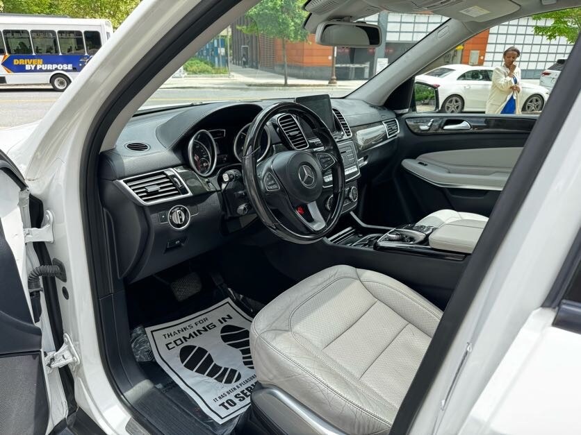 Vehicle image 15 of 46