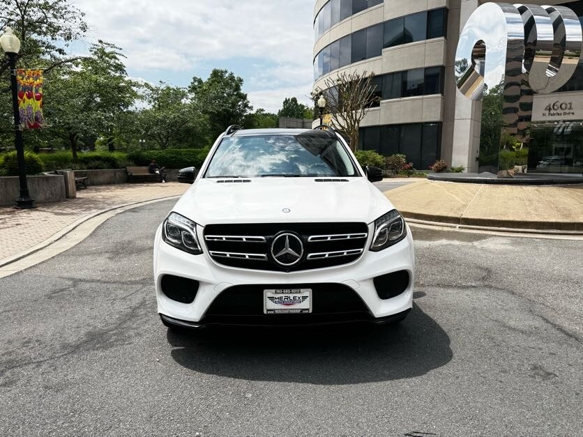 Vehicle image 2 of 46
