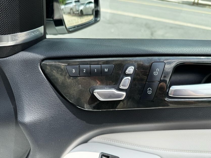 Vehicle image 39 of 46