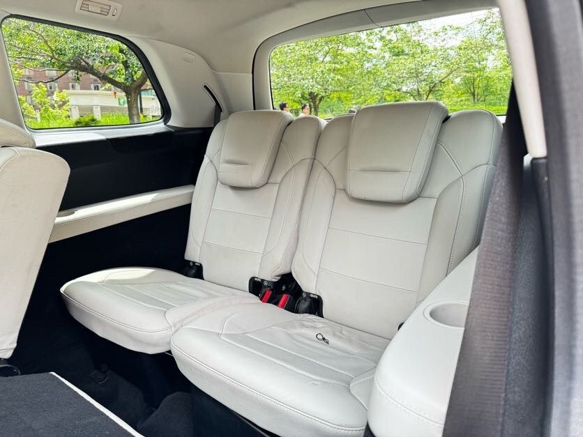 Vehicle image 24 of 46