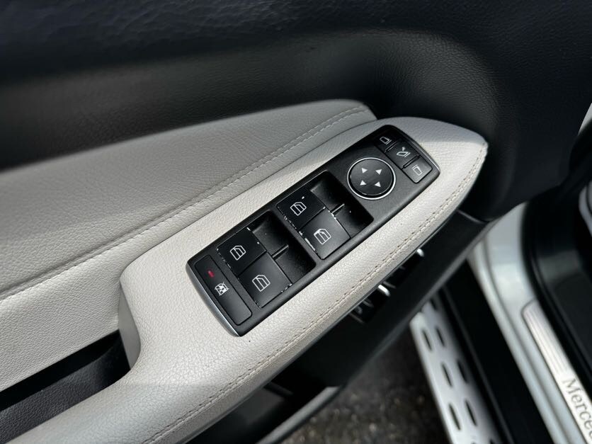 Vehicle image 19 of 46