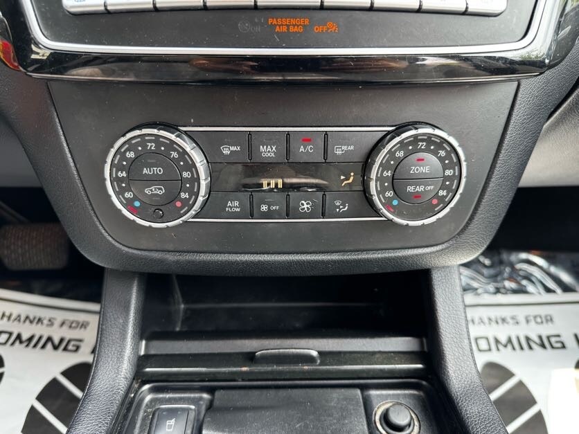 Vehicle image 33 of 46