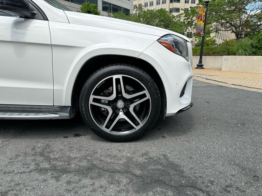 Vehicle image 14 of 46