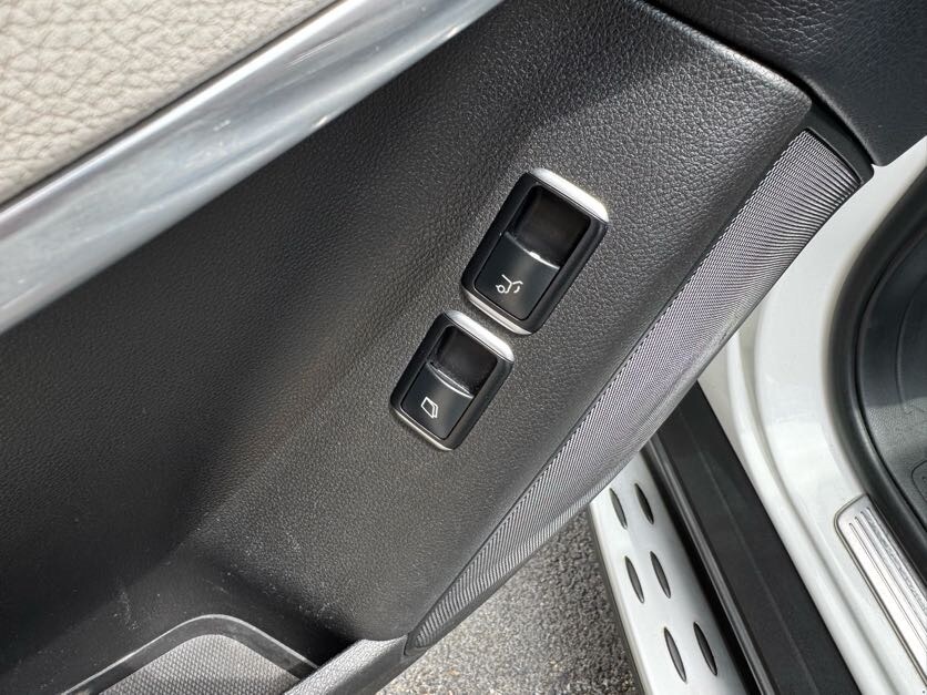 Vehicle image 20 of 46