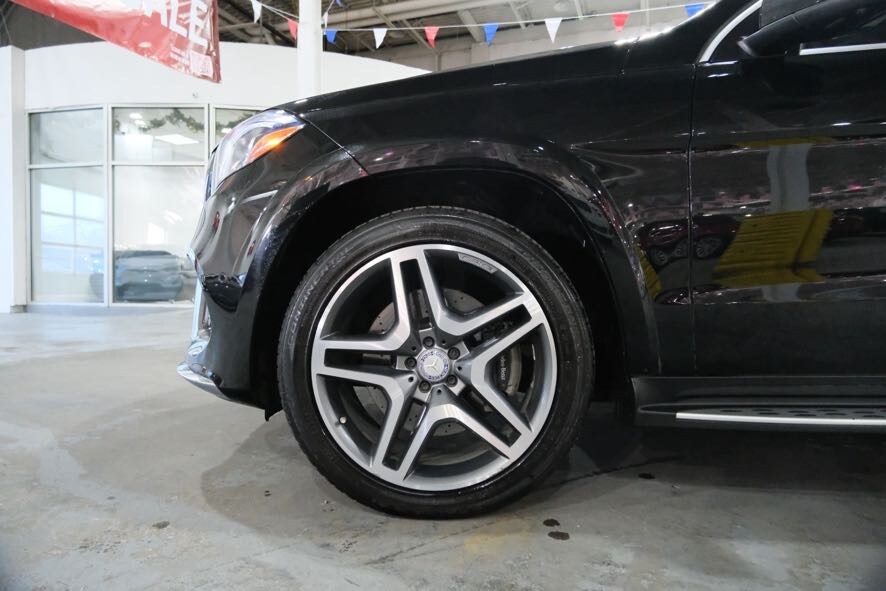 2017 Mercedes-Benz GLS 550 Image 9 of 41