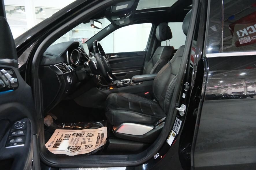 2017 Mercedes-Benz GLS 550 Image 16 of 41