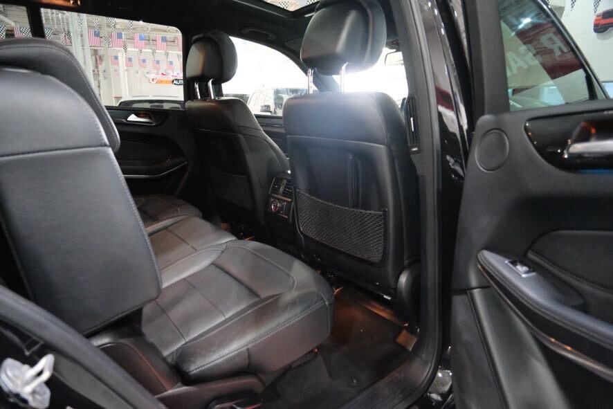 2017 Mercedes-Benz GLS 550 Image 24 of 41