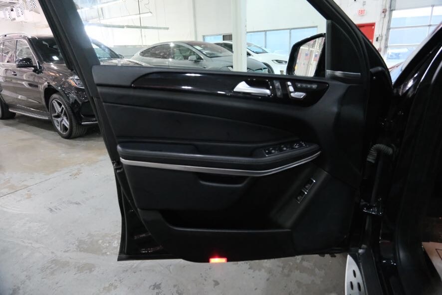 2017 Mercedes-Benz GLS 550 Image 17 of 41