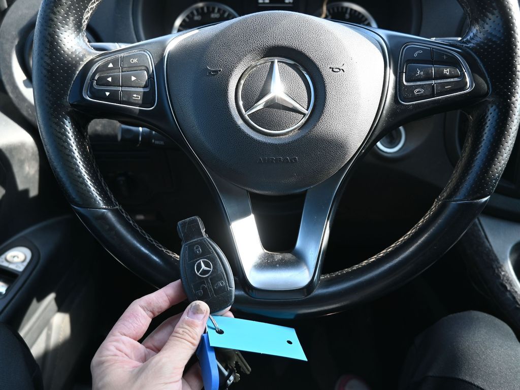 Vehicle image 24 of 29