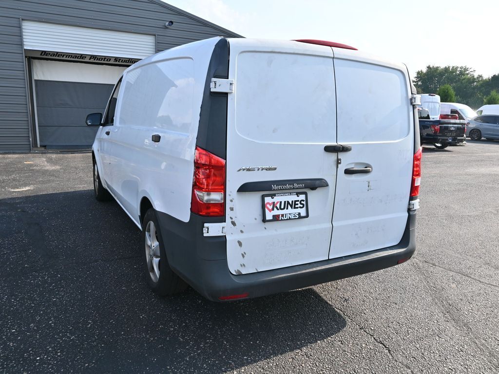 Vehicle image 11 of 29