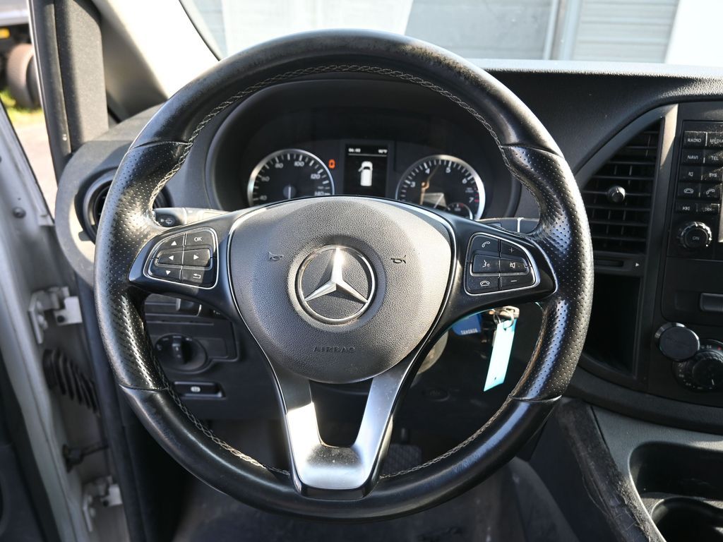 Vehicle image 23 of 29