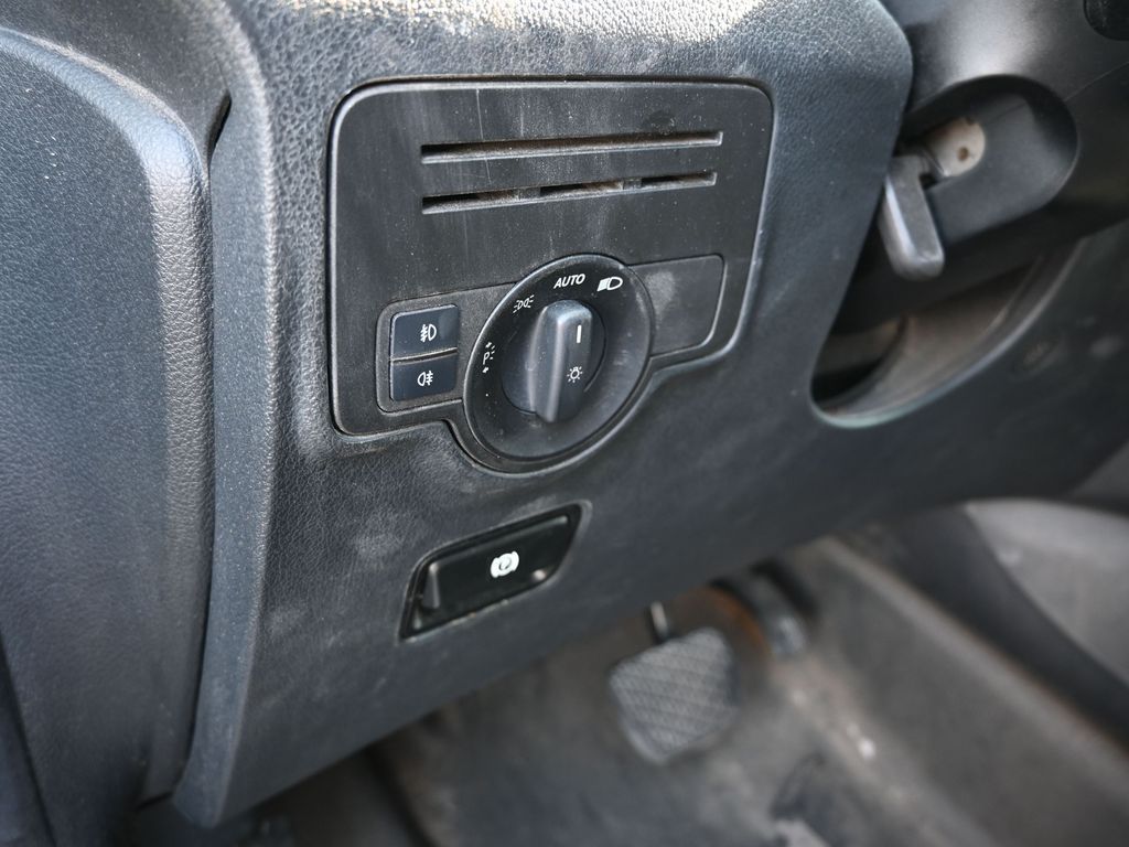 Vehicle image 27 of 29