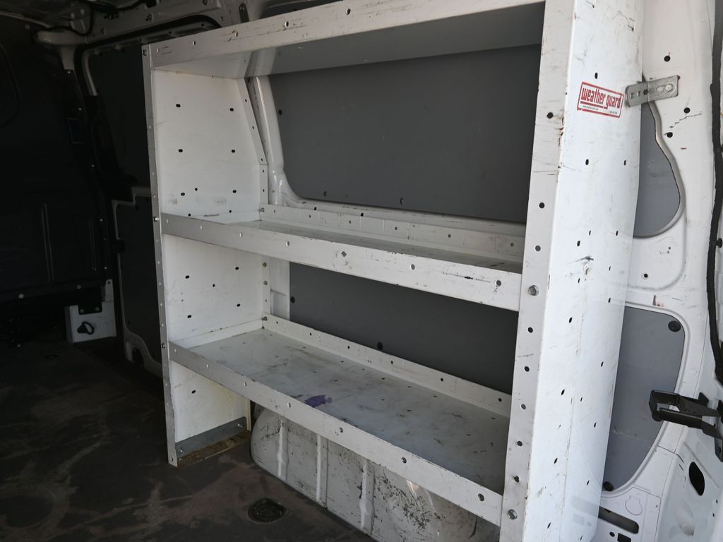 Vehicle image 19 of 29
