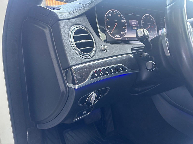 Vehicle image 32 of 42