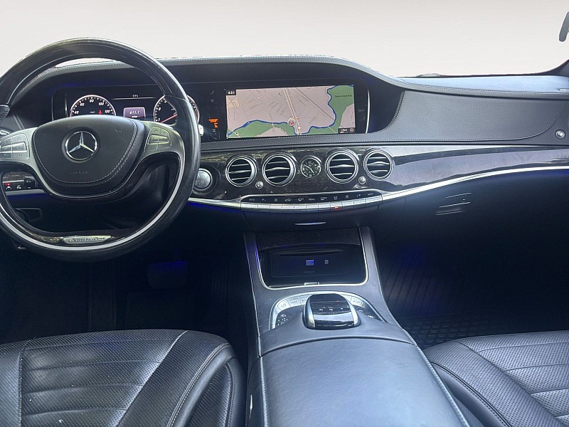 Vehicle image 10 of 42