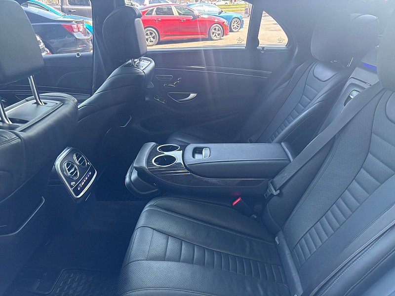 Vehicle image 37 of 42