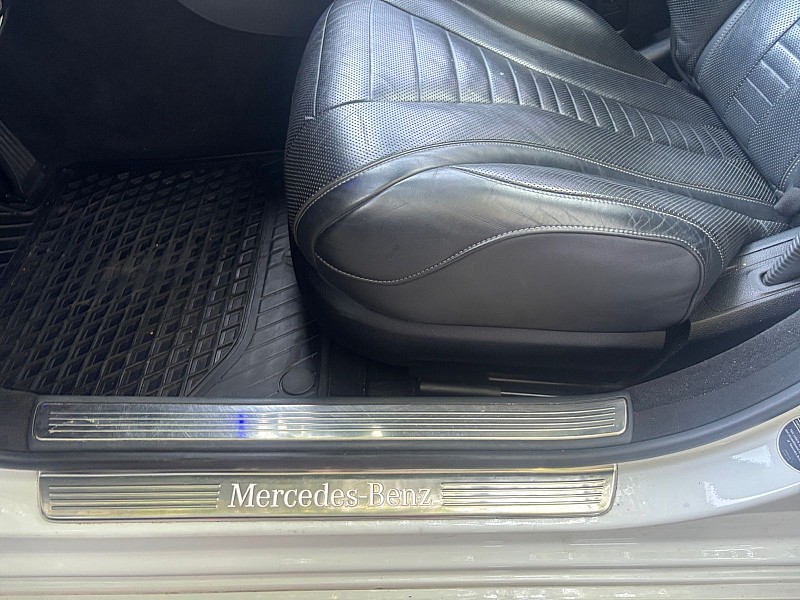Vehicle image 34 of 42