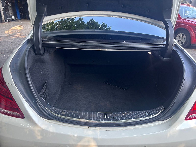 Vehicle image 33 of 42