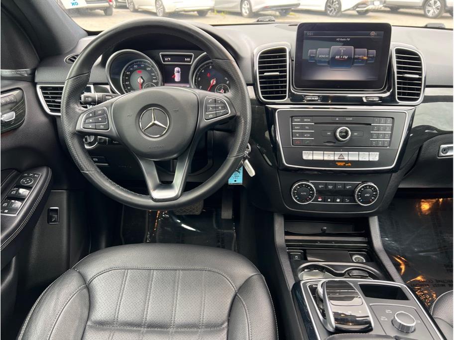 Vehicle image 24 of 28
