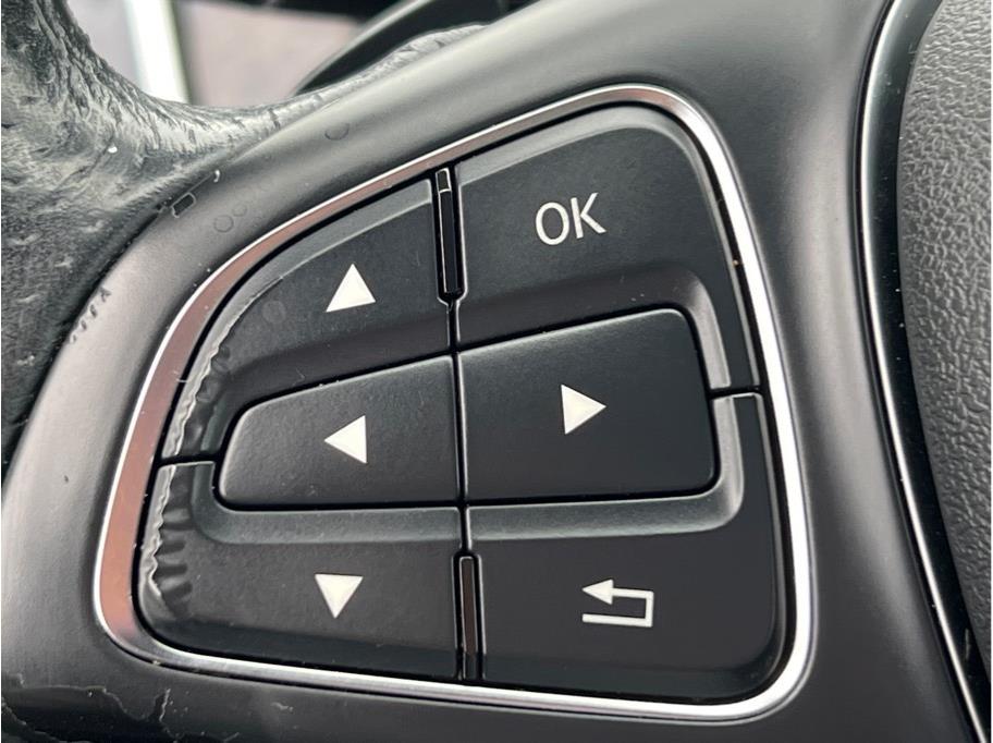 Vehicle image 12 of 28
