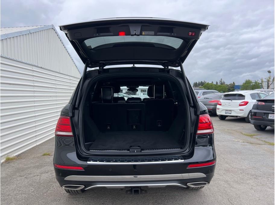 Vehicle image 9 of 28