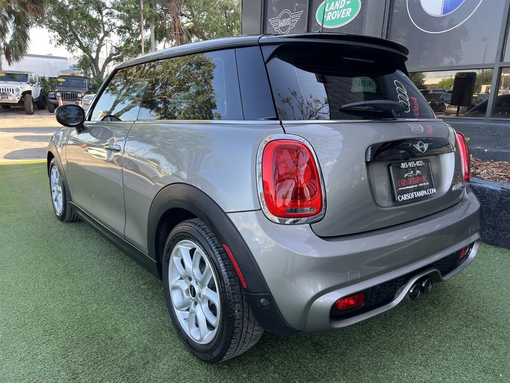 Vehicle image 6 of 27