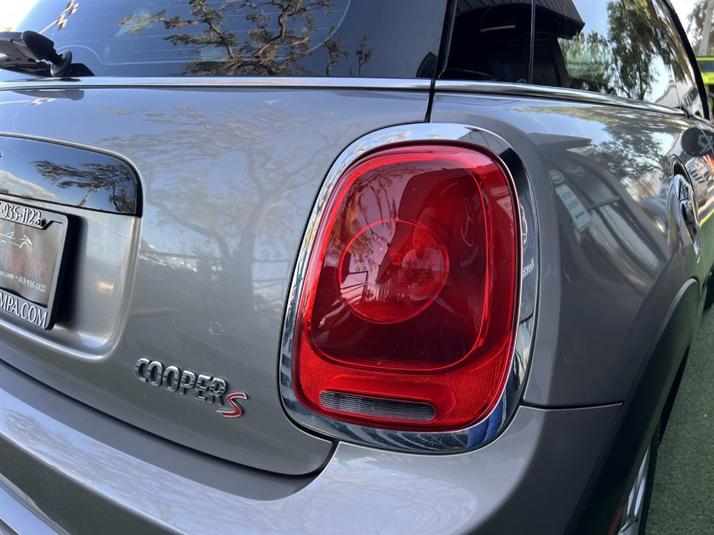 Vehicle image 9 of 27
