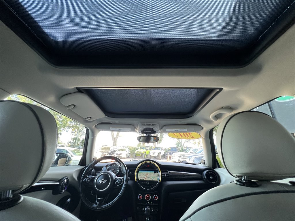 Vehicle image 16 of 27