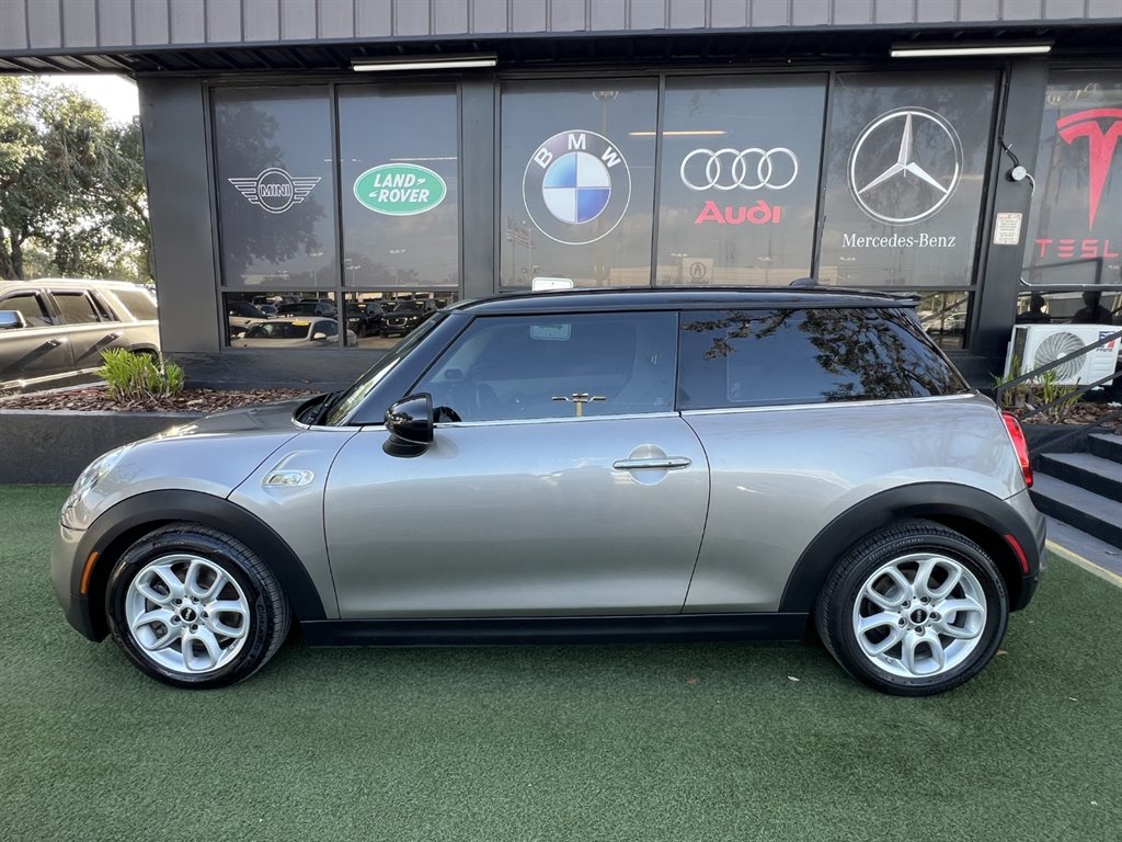 Vehicle image 7 of 27