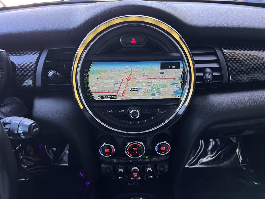 Vehicle image 21 of 27