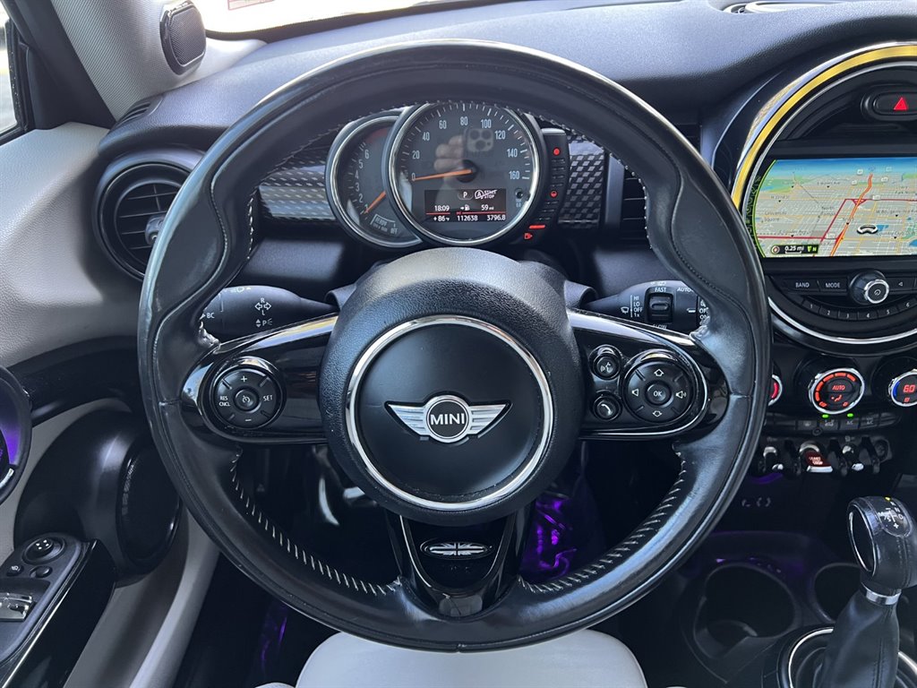 Vehicle image 20 of 27