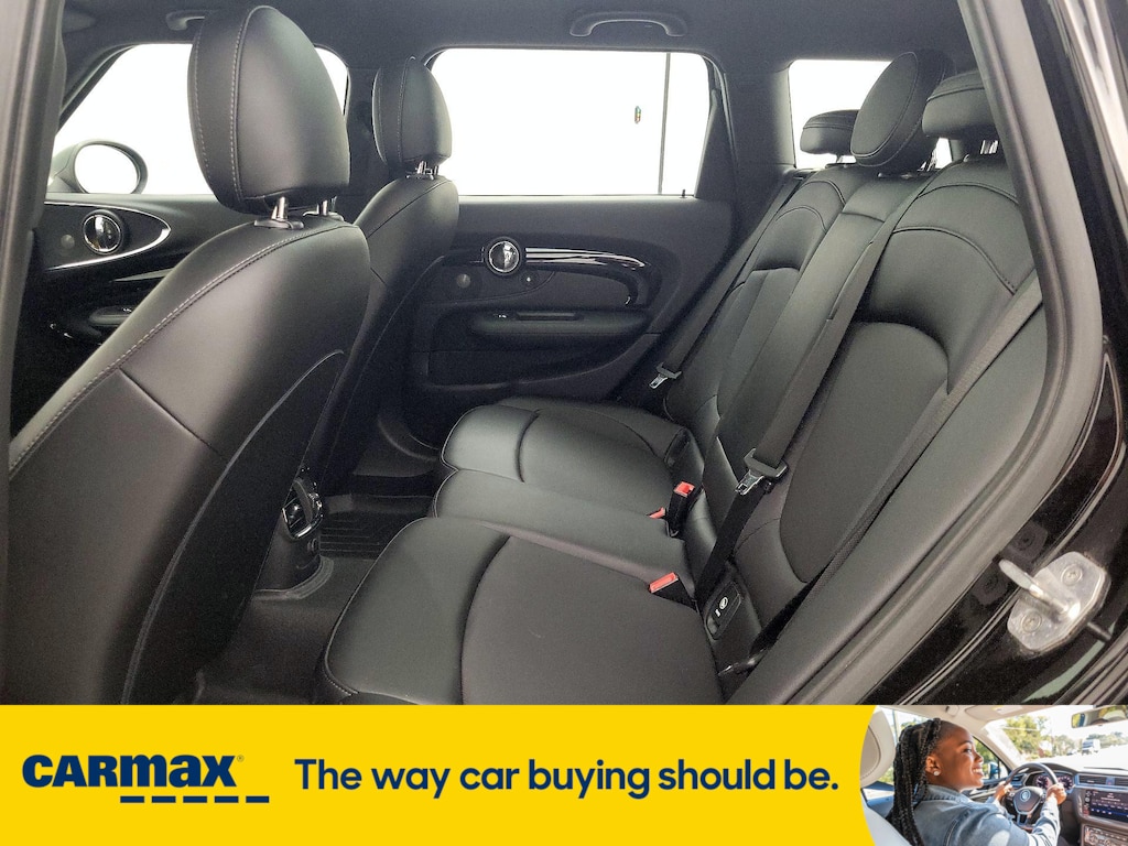 Vehicle image 11 of 30